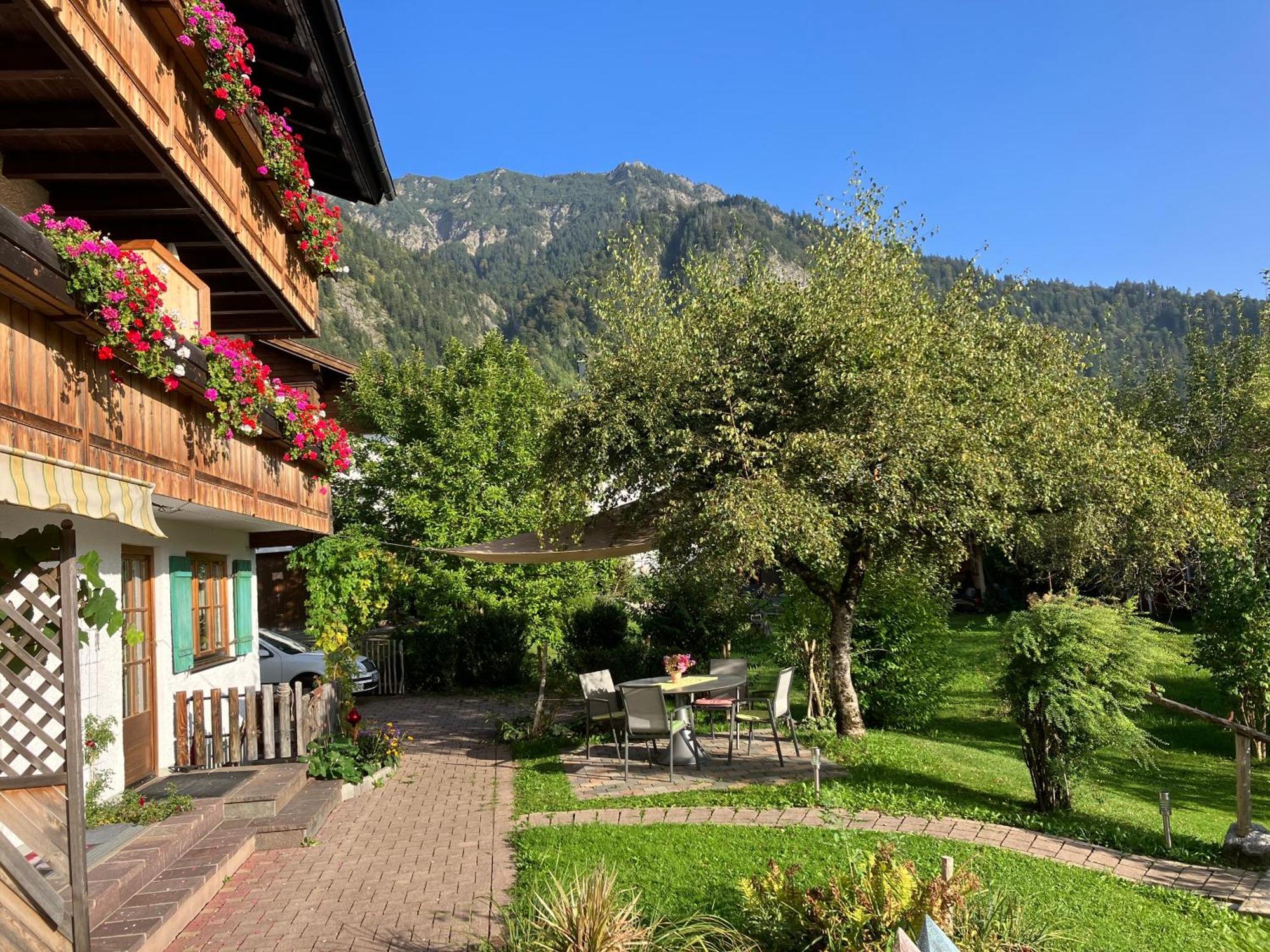 Апартаменты Haus Sonnenruh Бад-Хинделанг Экстерьер фото